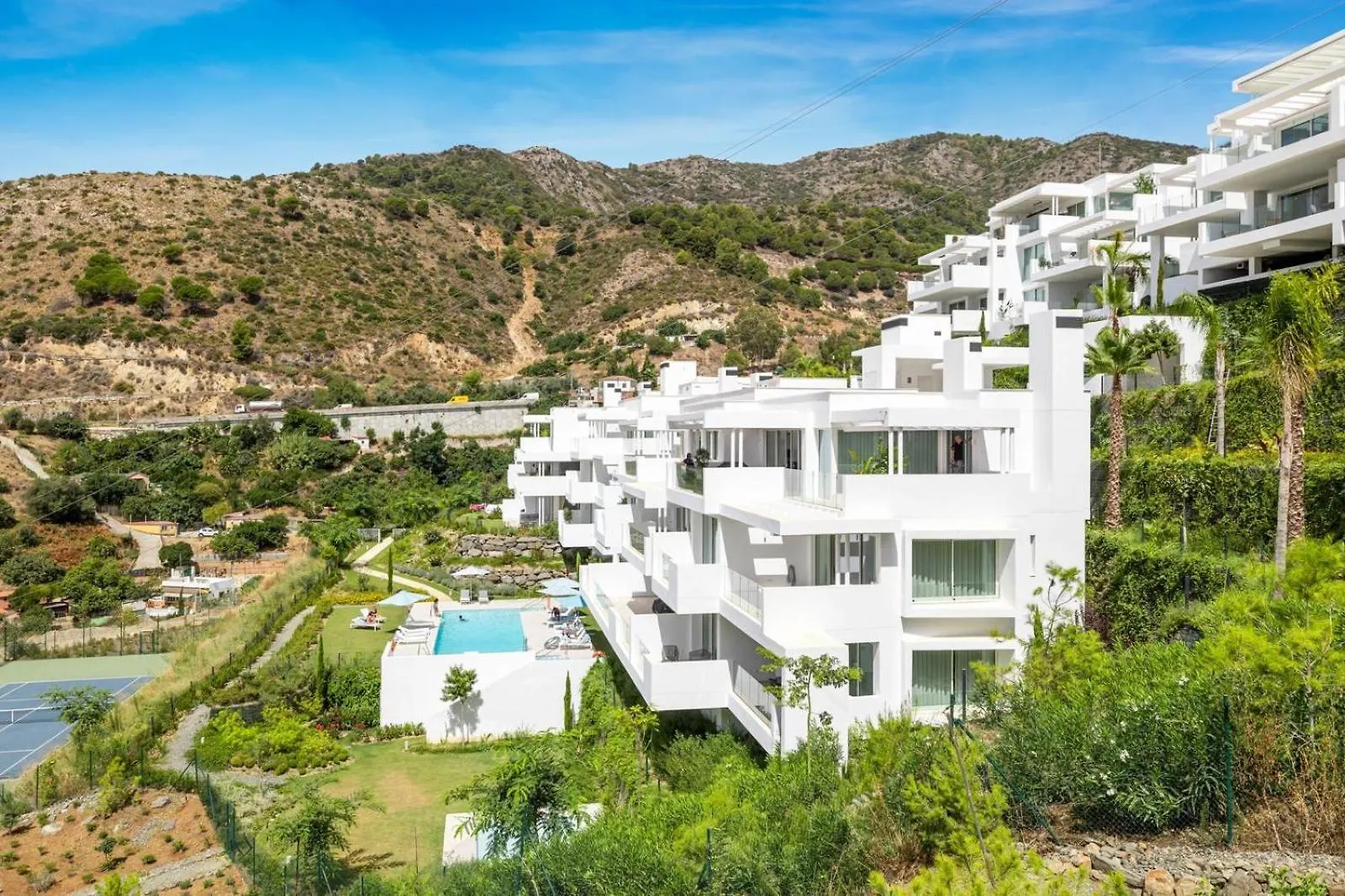 Hillside Flat With Pool In Palo Alto By Costarentals - Ref M49 马尔韦利亚 西班牙