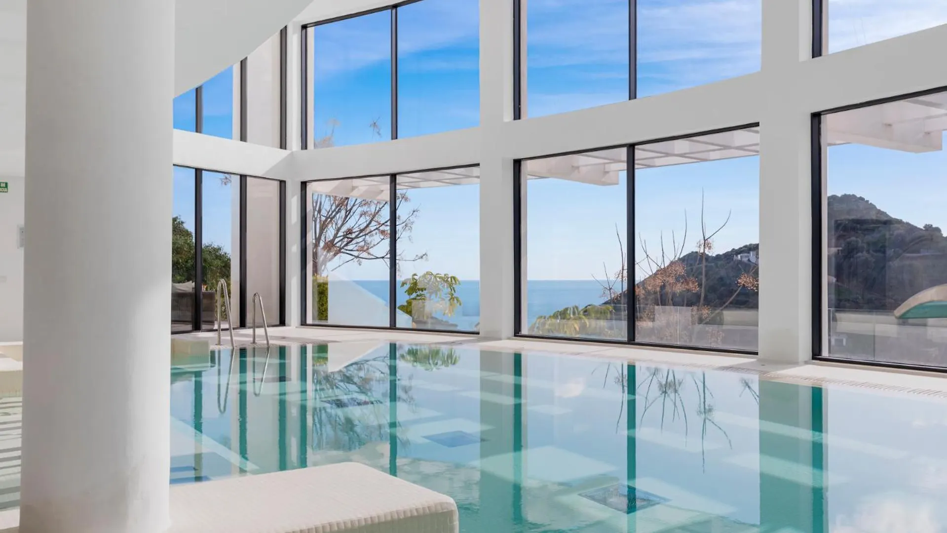 Hillside Flat With Pool In Palo Alto By Costarentals - Ref M49 马尔韦利亚 西班牙
